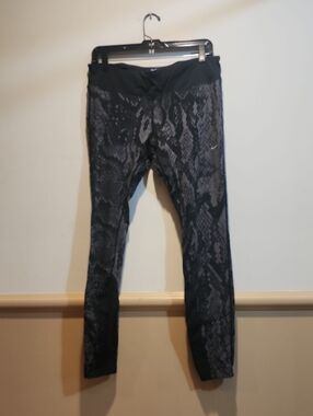 Nike Black & Gray Snake Print Leggings